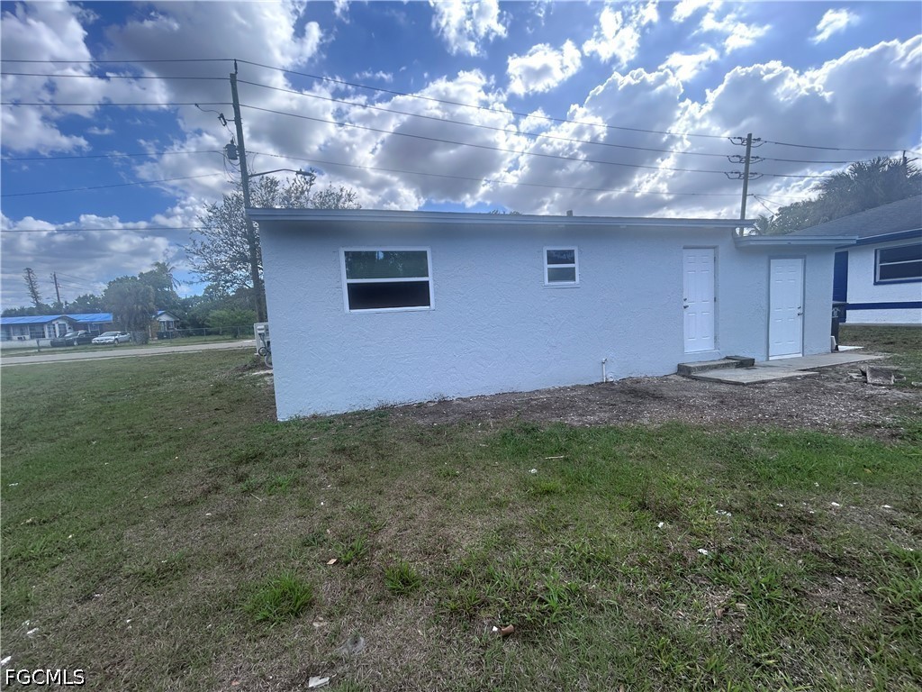 2 Bed SingleFamilyResidence for Sale in Fort Myers, photo 19