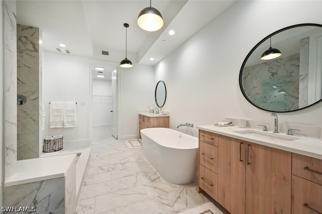 2 Bed Condominium for Sale in Naples, photo 19