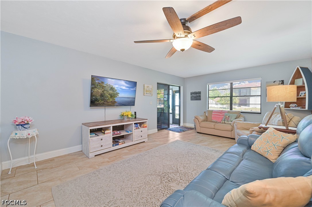 2 Bed Waterfront Home for Sale in Cape Coral, photo 19