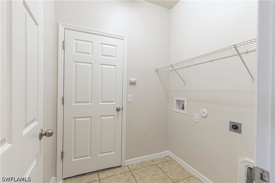 4 Bed SingleFamilyResidence for Sale in Cape Coral, photo 19