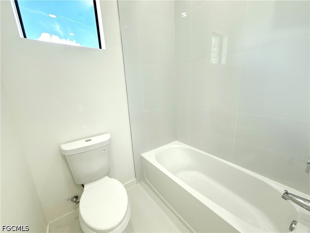 4 Bed SingleFamilyResidence for Sale in Cape Coral, photo 19