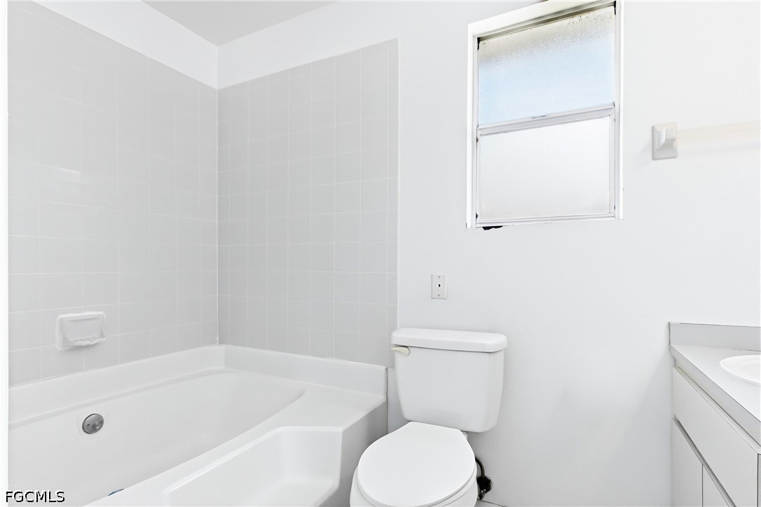 3 Bed SingleFamilyResidence for Sale in Cape Coral, photo 19