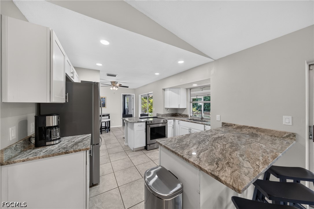 3 Bed SingleFamilyResidence for Sale in Cape Coral, photo 19
