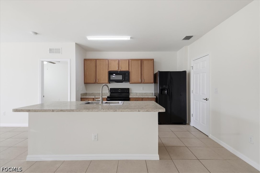 3 Bed SingleFamilyResidence for Sale in Cape Coral, photo 19