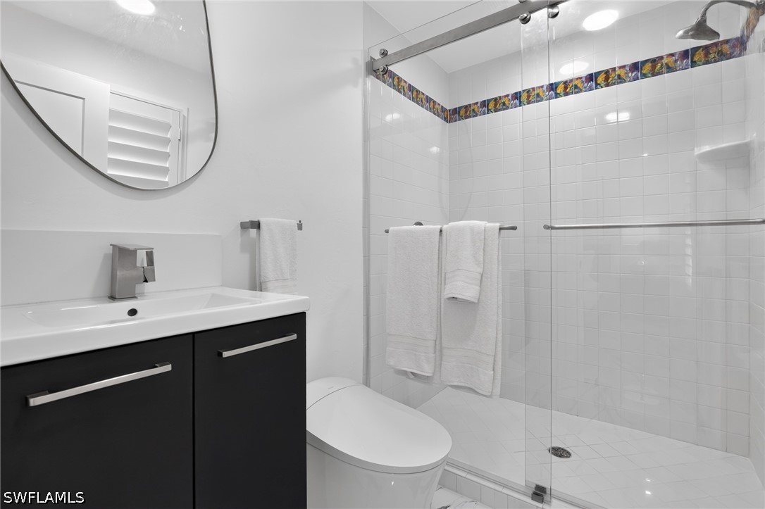 3 Bed SingleFamilyResidence for Sale in Rock Harbor, photo 19