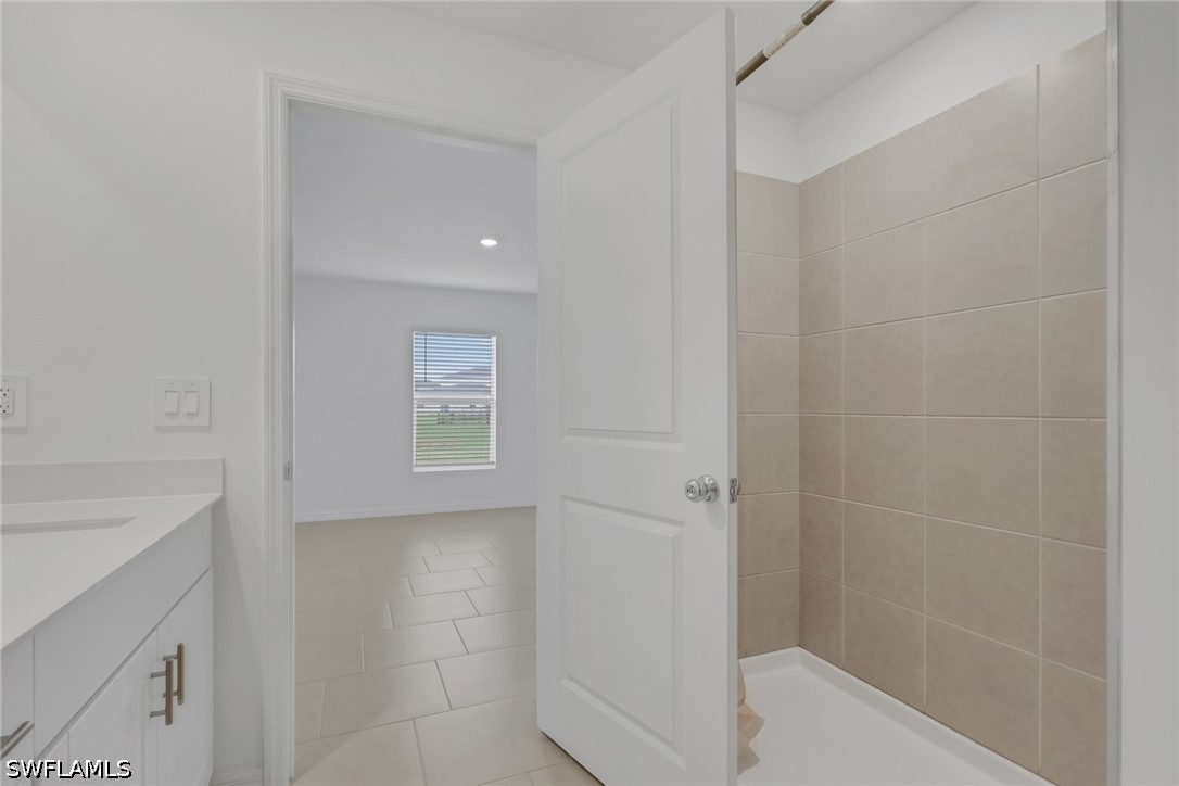4 Bed SingleFamilyResidence for Sale in Savanna Lakes, photo 19