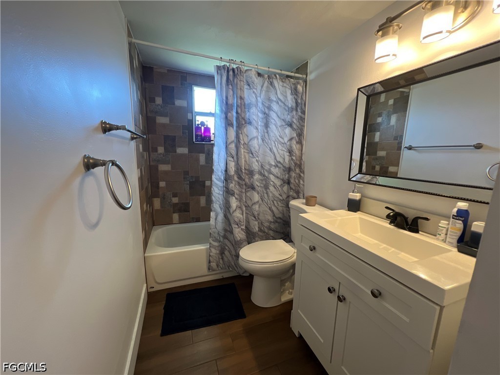 3 Bed SingleFamilyResidence for Sale in Cape Coral, photo 19