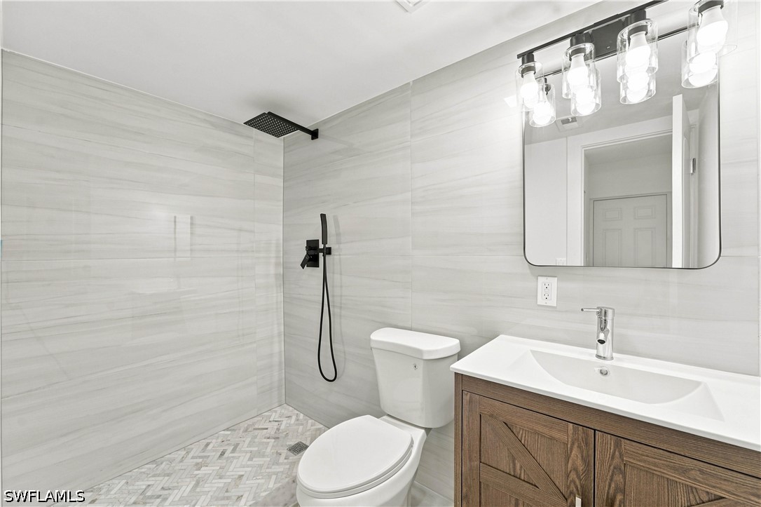 3 Bed SingleFamilyResidence for Sale in Naples, photo 19