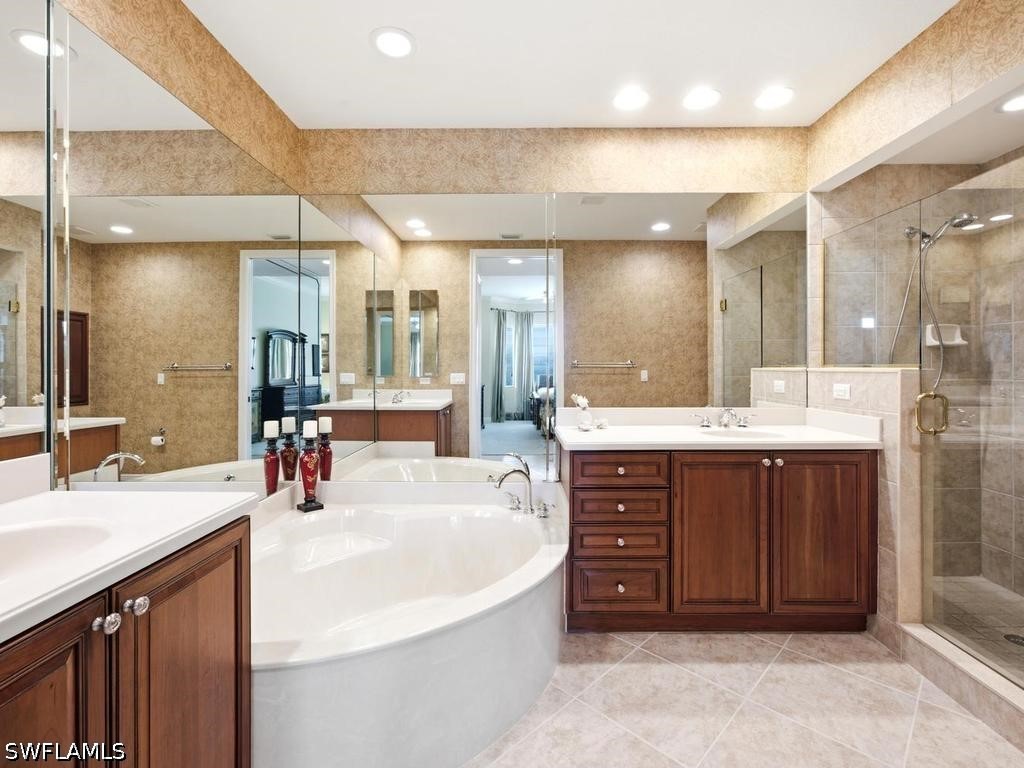 2 Bed Waterfront Home for Sale in Hawthorne, photo 19