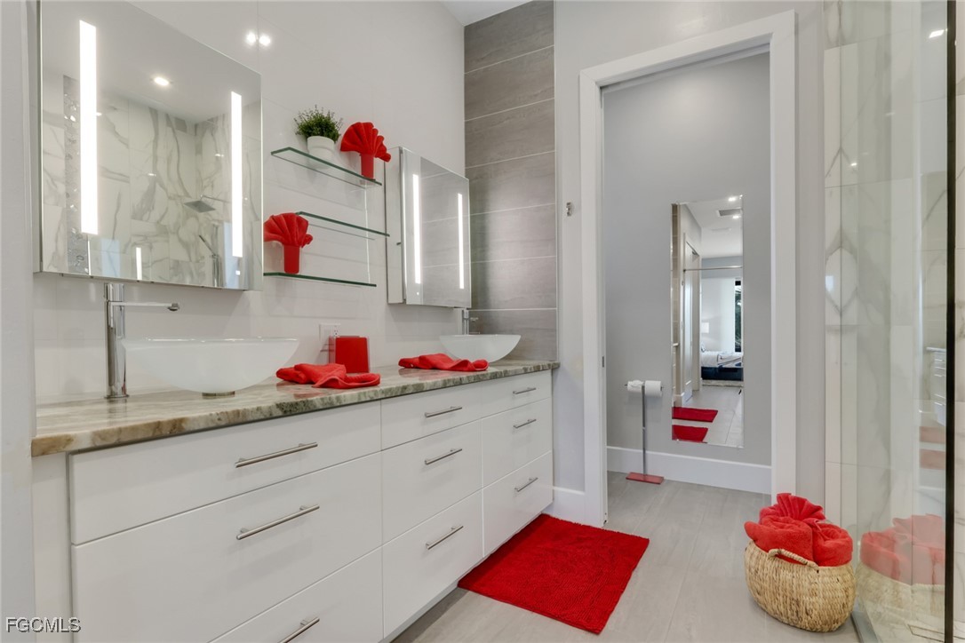 3 Bed Pool Home for Sale in Cape Coral, photo 20