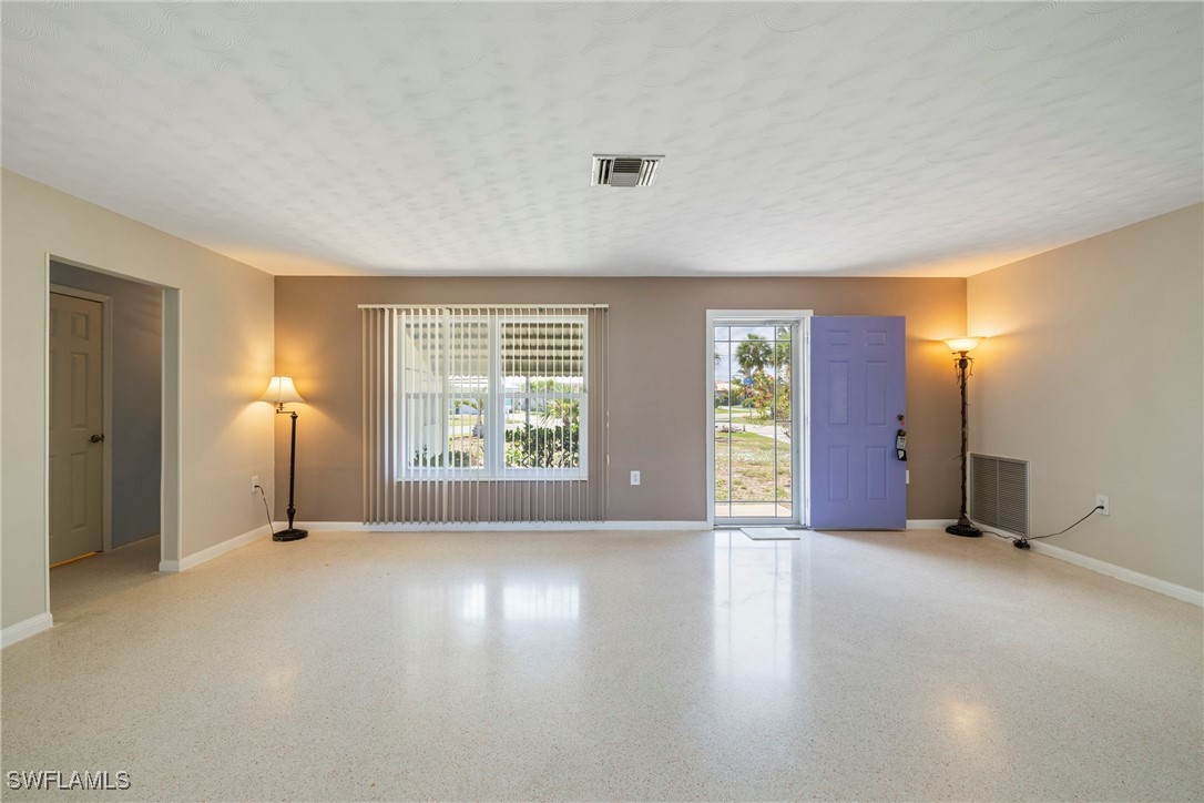 2 Bed Waterfront Home for Sale in Punta Gorda, photo 20