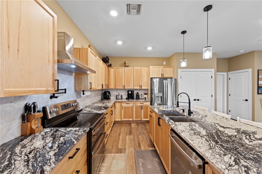3 Bed SingleFamilyResidence for Sale in Lehigh Acres, photo 20