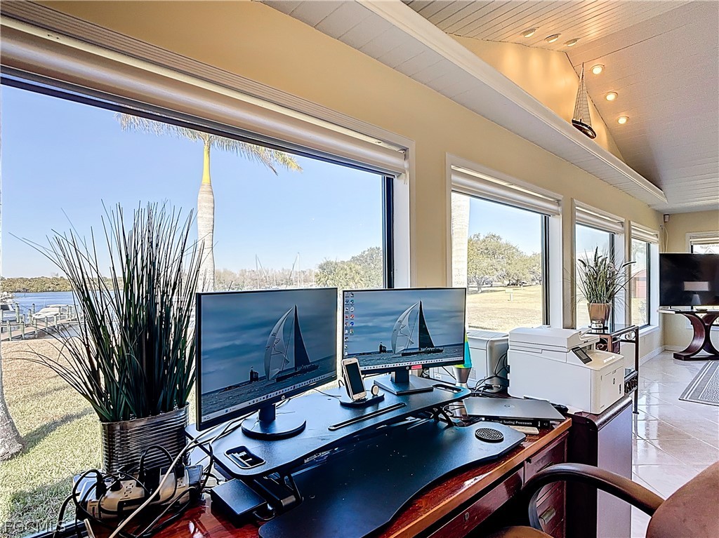 2 Bed Waterfront Home for Sale in Labelle, photo 20