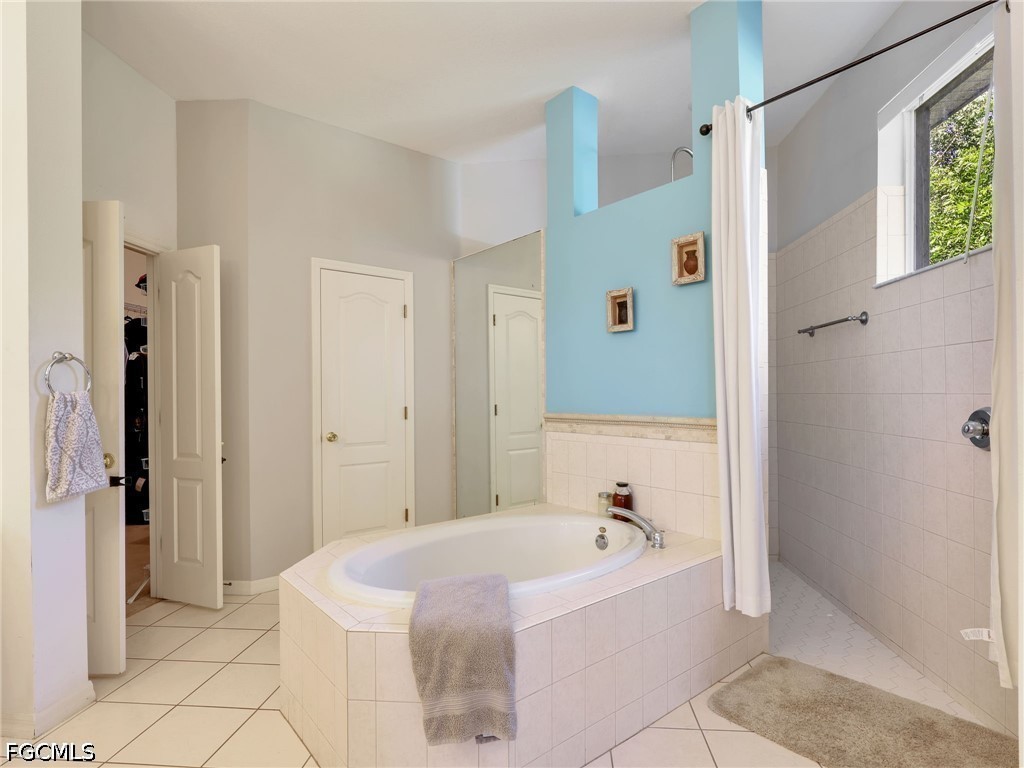 3 Bed Pool Home for Sale in Cape Coral, photo 20