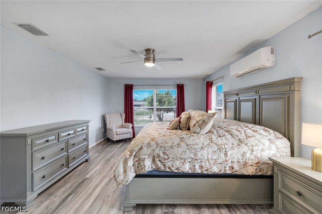 4 Bed SingleFamilyResidence for Sale in Cape Coral, photo 20