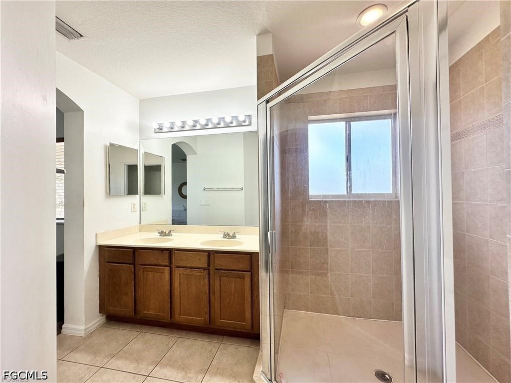 3 Bed Pool Home for Sale in Fort Myers, photo 20