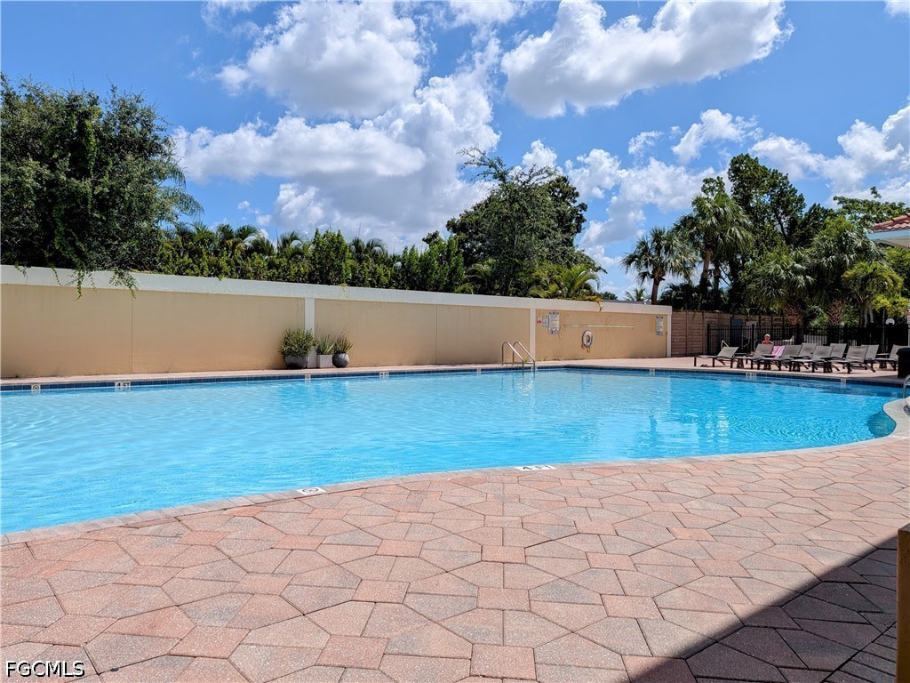 1 Bed Condominium for Sale in College Pointe, photo 20