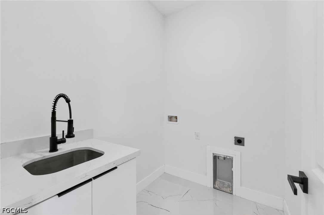 4 Bed SingleFamilyResidence for Sale in Cape Coral, photo 20