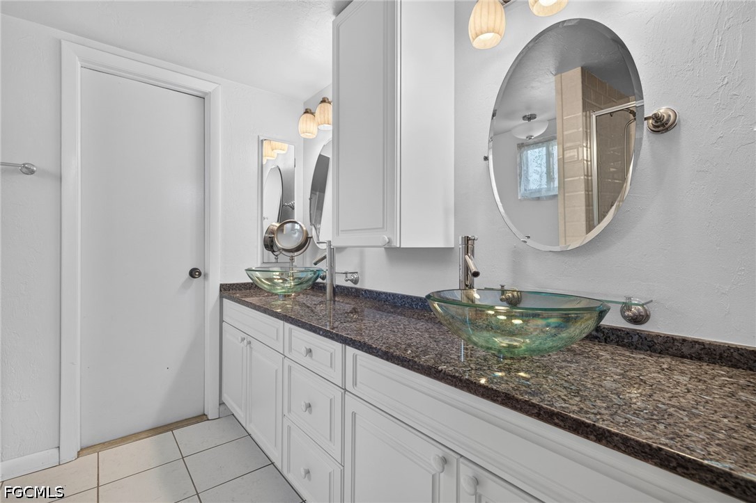 3 Bed Pool Home for Sale in Cape Coral, photo 20