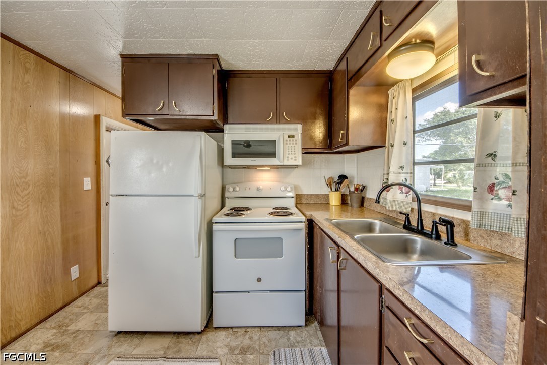 1 Bed ManufacturedHome for Sale in Mobile Manor, photo 20