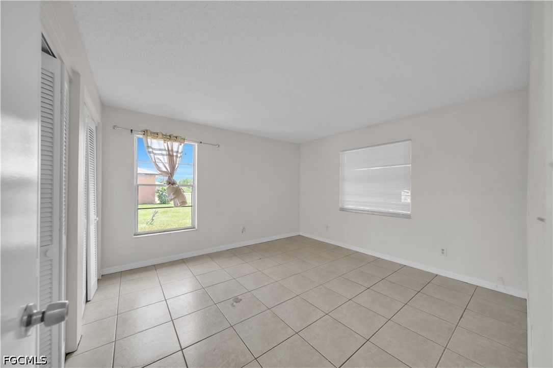 4 Bed Waterfront Home for Sale in Fort Myers, photo 20