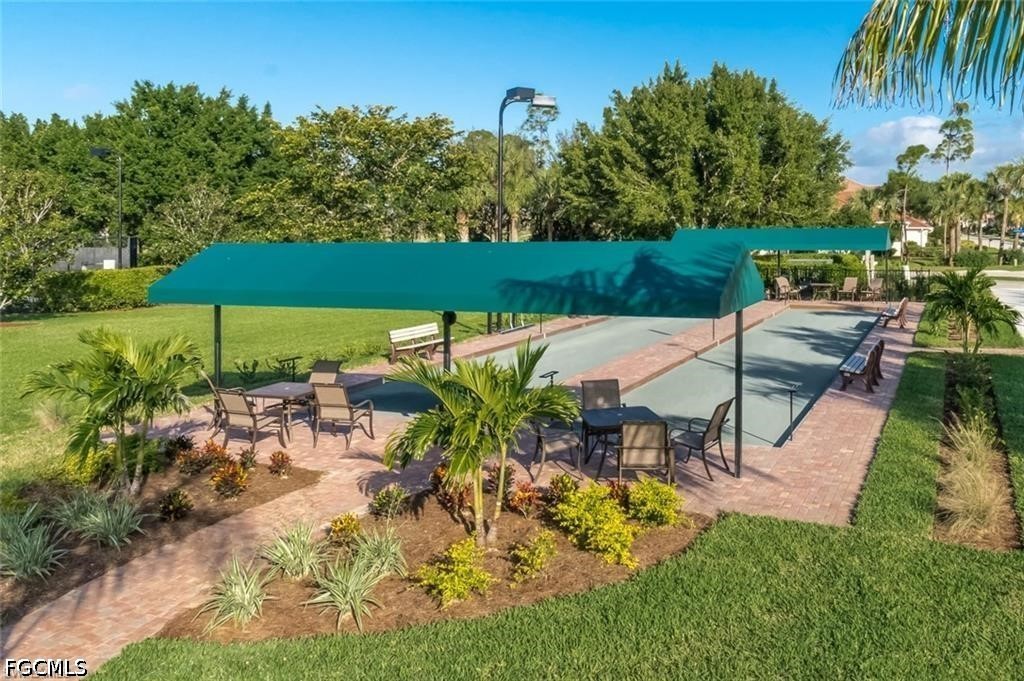 3 Bed Pool Home for Sale in Featherbrook, photo 20