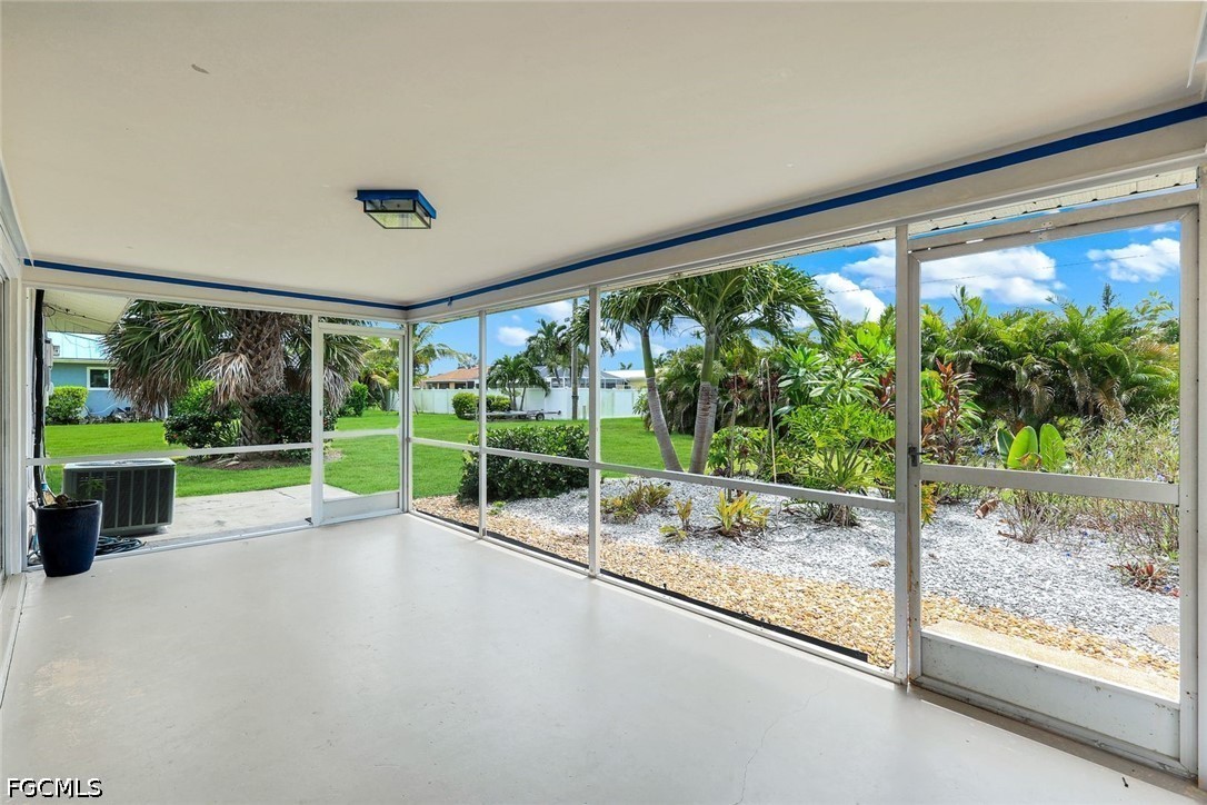 3 Bed SingleFamilyResidence for Sale in Cape Coral, photo 20