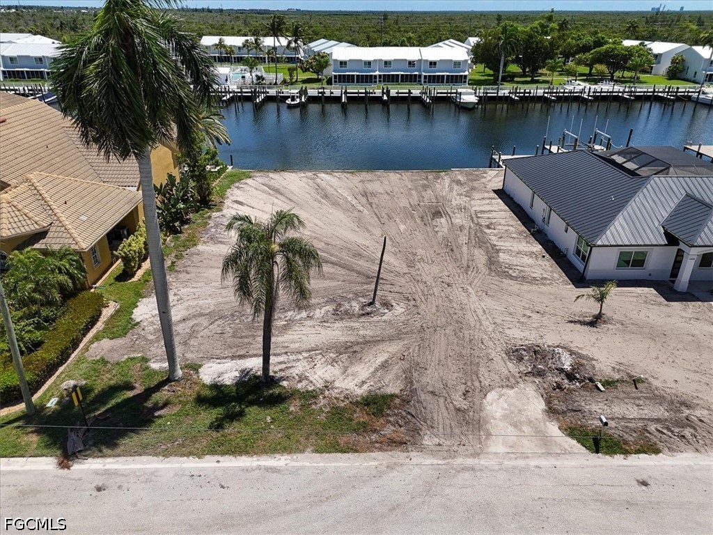 Waterfront Home for Sale in Siesta Isles, photo 20