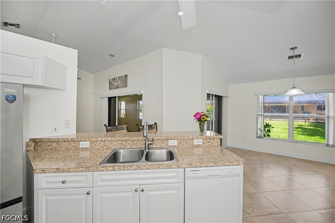 3 Bed SingleFamilyResidence for Sale in Cape Coral, photo 20