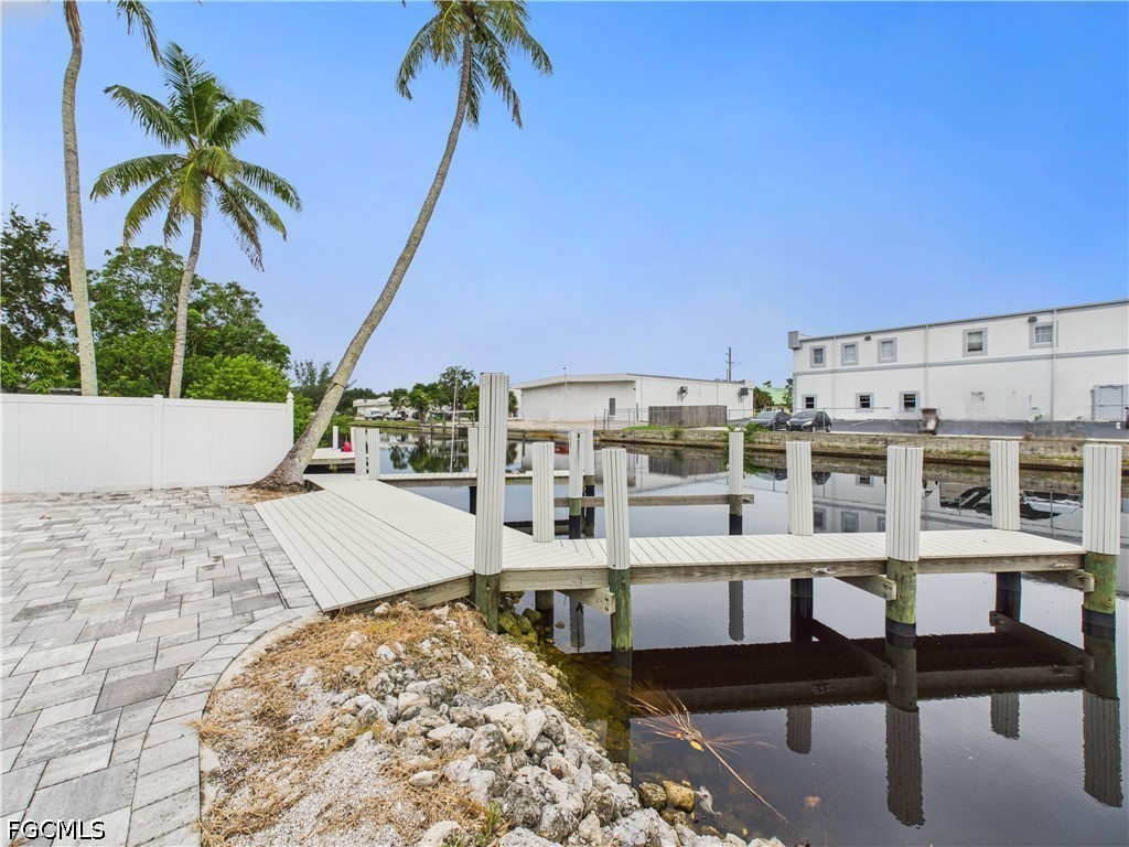 2 Bed Waterfront Home for Sale in River Park, photo 20