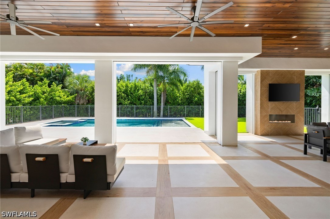 5 Bed Pool Home for Sale in Moorings, photo 20
