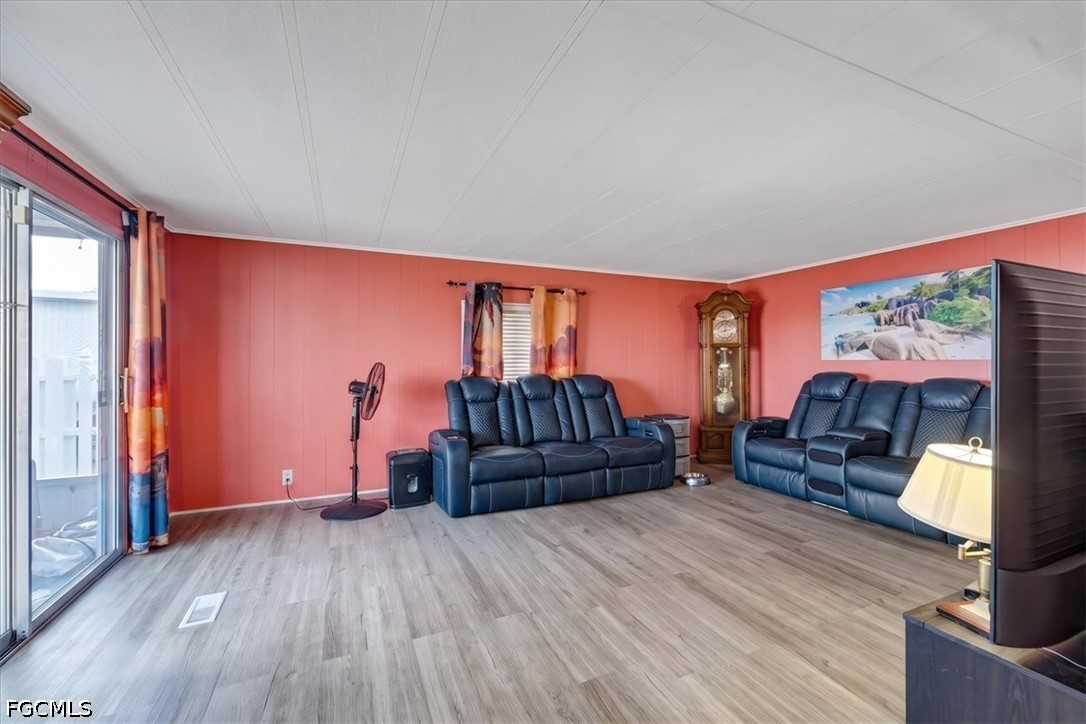 2 Bed ManufacturedHome for Sale in North Fort Myers, photo 20