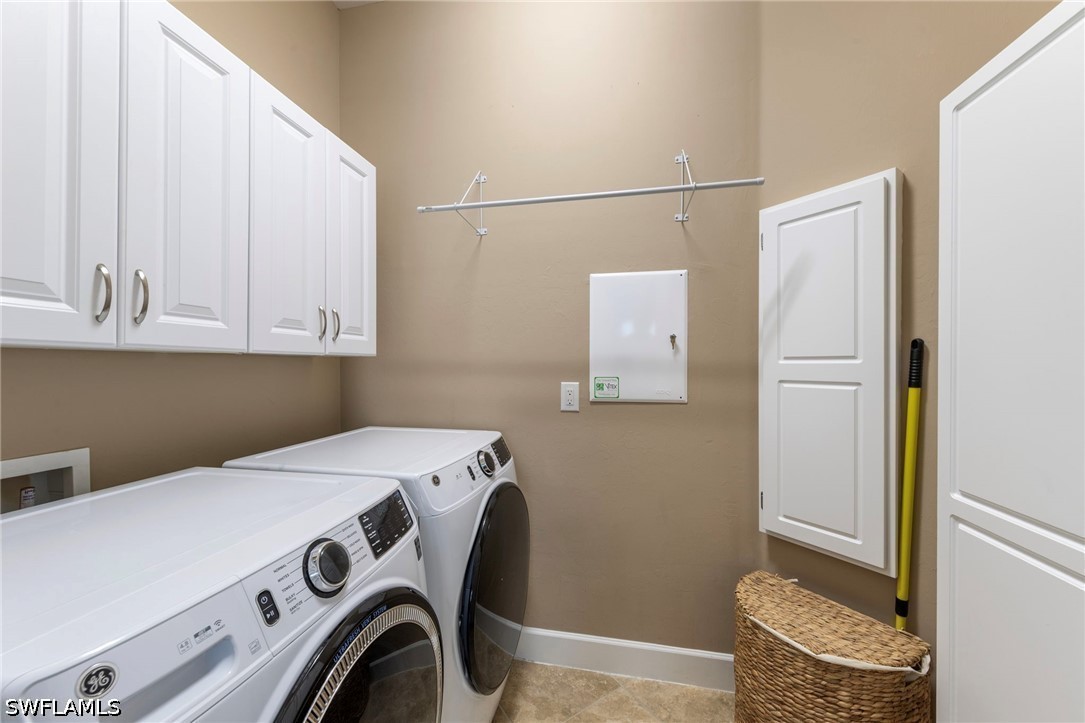 3 Bed Pool Home for Sale in Somerset, photo 20