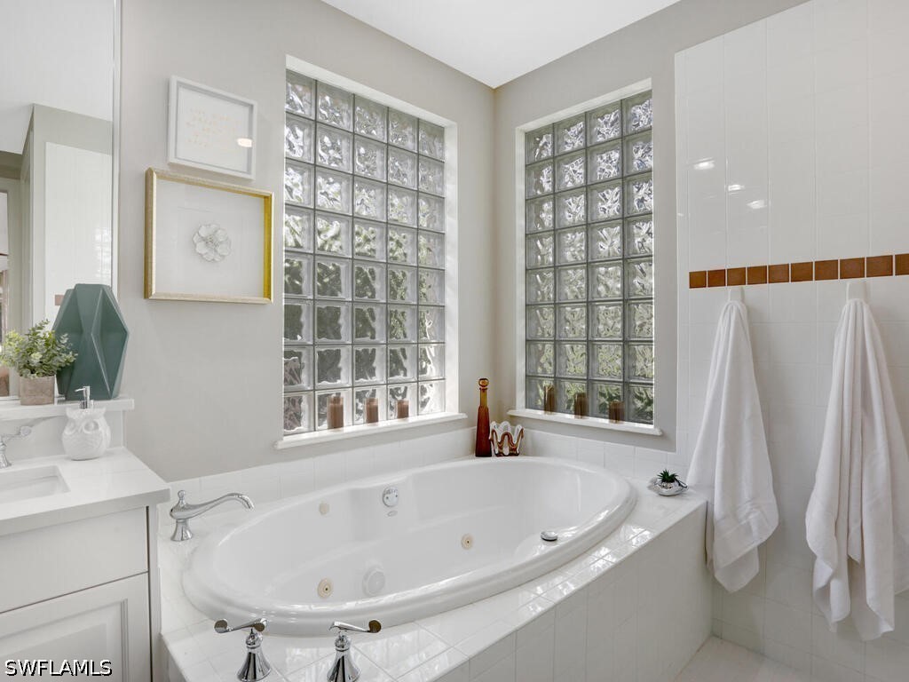 2 Bed Condominium for Sale in Naples, photo 20
