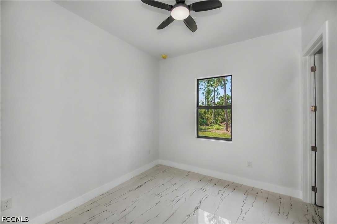 3 Bed SingleFamilyResidence for Sale in Lehigh Acres, photo 20