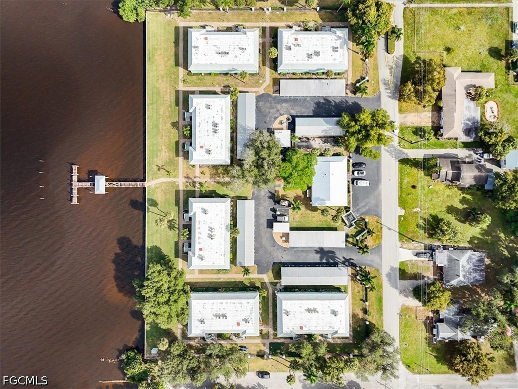 1 Bed Waterfront Home for Sale in Fort Myers, photo 20