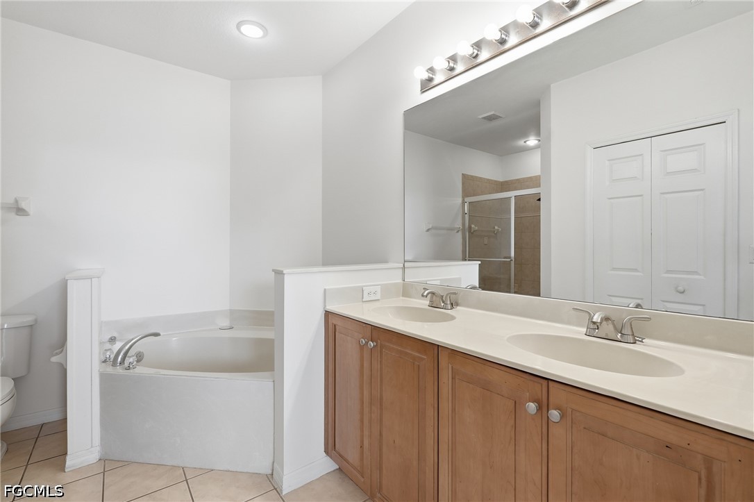 3 Bed Waterfront Home for Sale in Fort Myers, photo 20