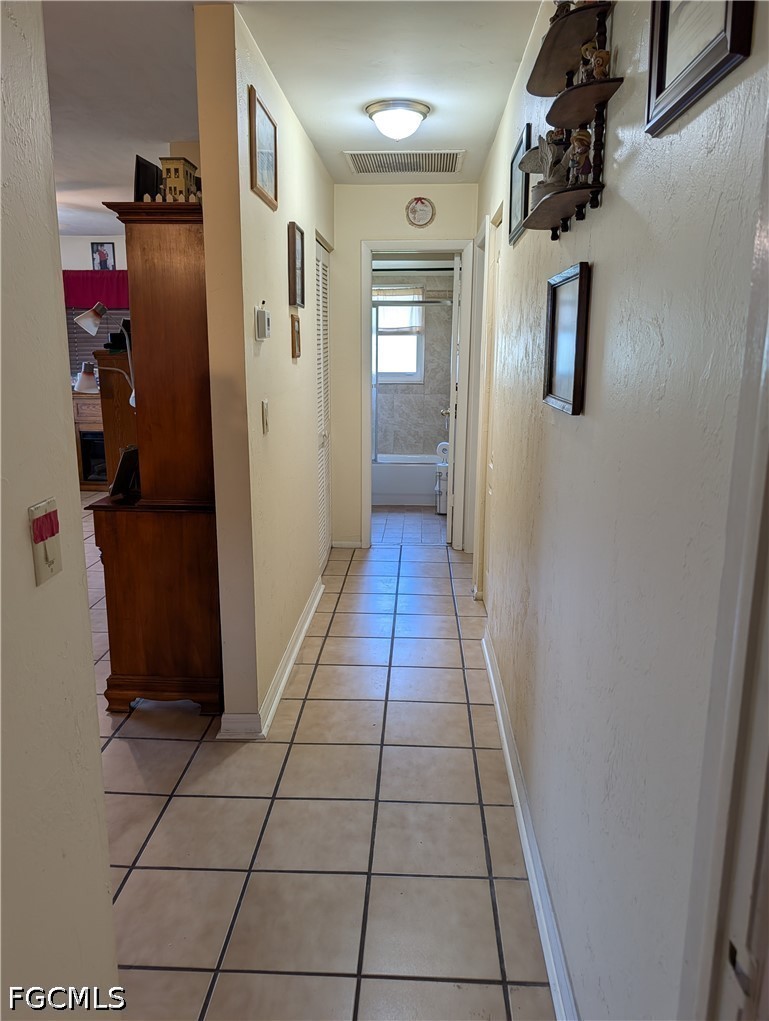 2 Bed SingleFamilyResidence for Sale in Cape Coral, photo 20
