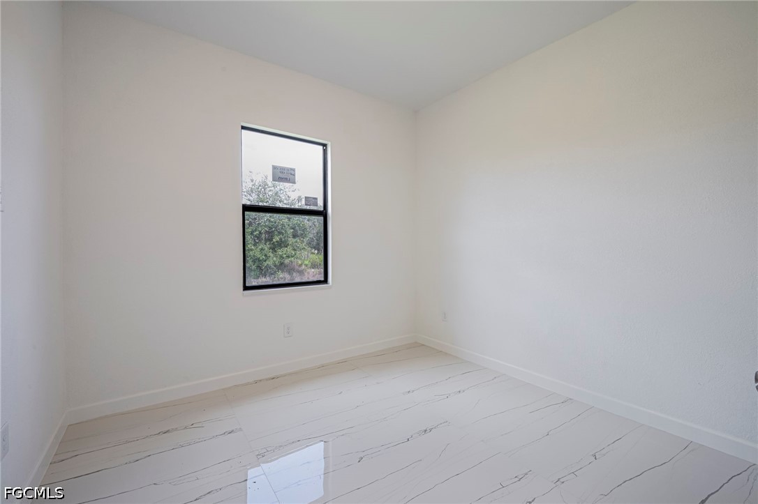3 Bed SingleFamilyResidence for Sale in Lehigh Acres, photo 20
