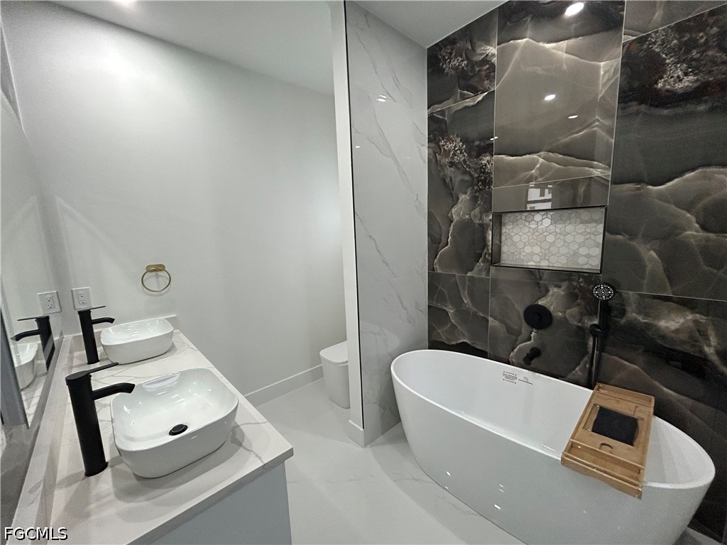 3 Bed SingleFamilyResidence for Sale in Lehigh Acres, photo 20