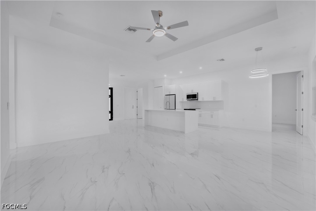 3 Bed SingleFamilyResidence for Sale in Cape Coral, photo 20