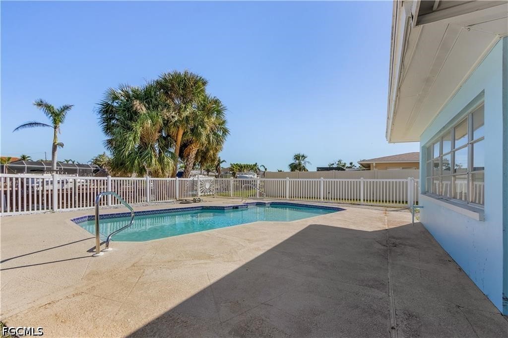 3 Bed Pool Home for Sale in Cape Coral, photo 20
