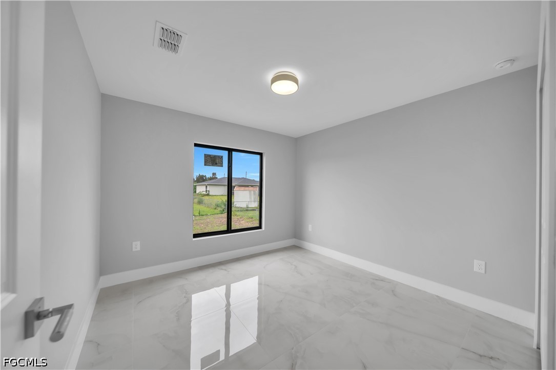 3 Bed SingleFamilyResidence for Sale in Lehigh Acres, photo 20