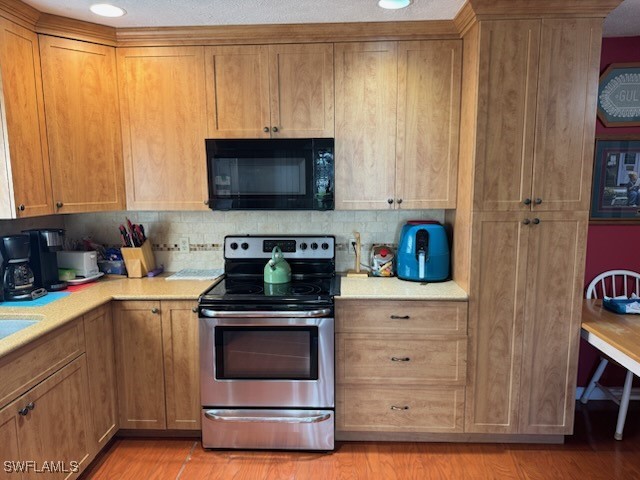 2 Bed Pool Home for Sale in Clewiston, photo 3