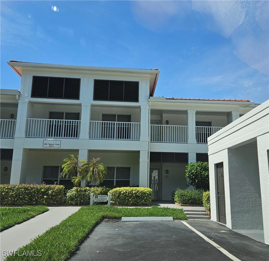 2 Bed Waterfront Home for Sale in Martinique, photo 3