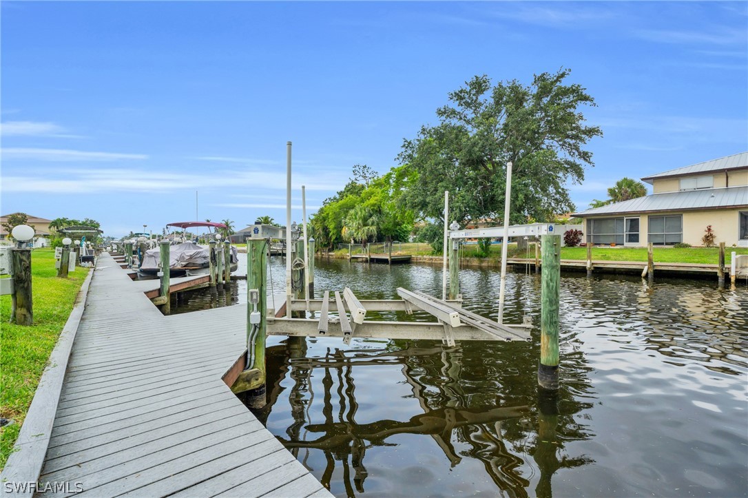 2 Bed Waterfront Home for Sale in Cape Coral, photo 3