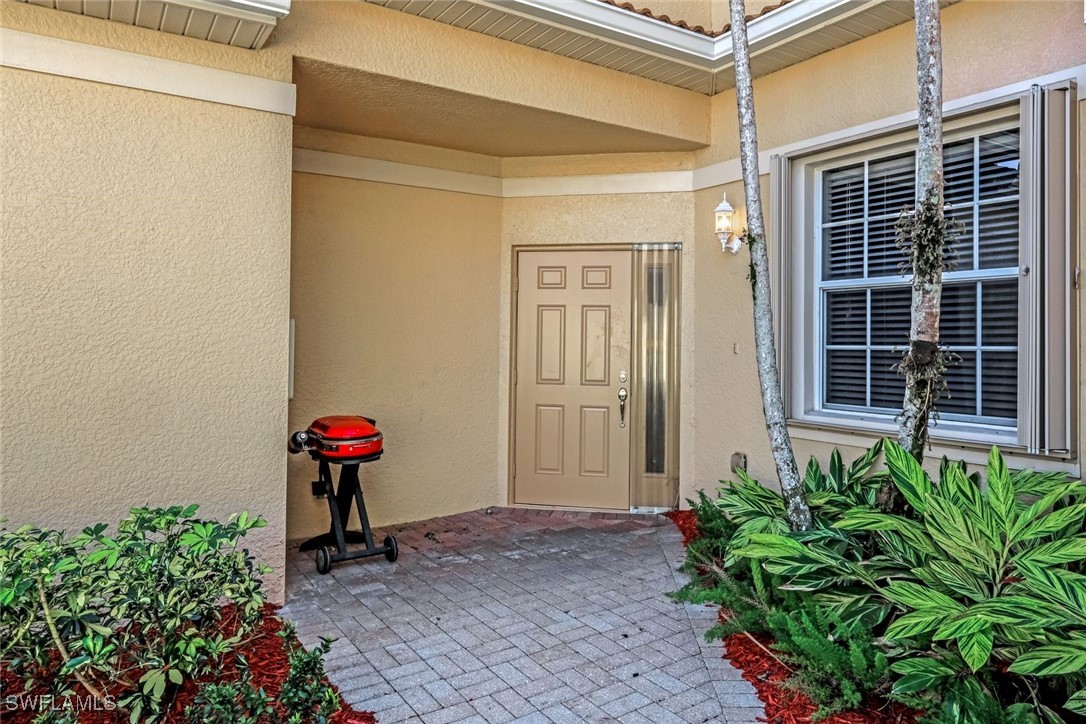 3 Bed Waterfront Home for Sale in Fort Myers, photo 3