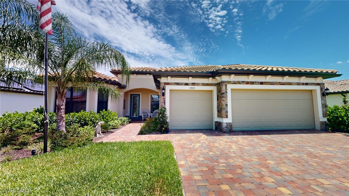 3 Bed Pool Home for Sale in Del Webb, photo 3