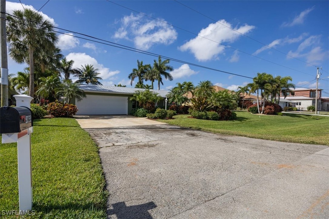 2 Bed Pool Home for Sale in Cape Coral, photo 3