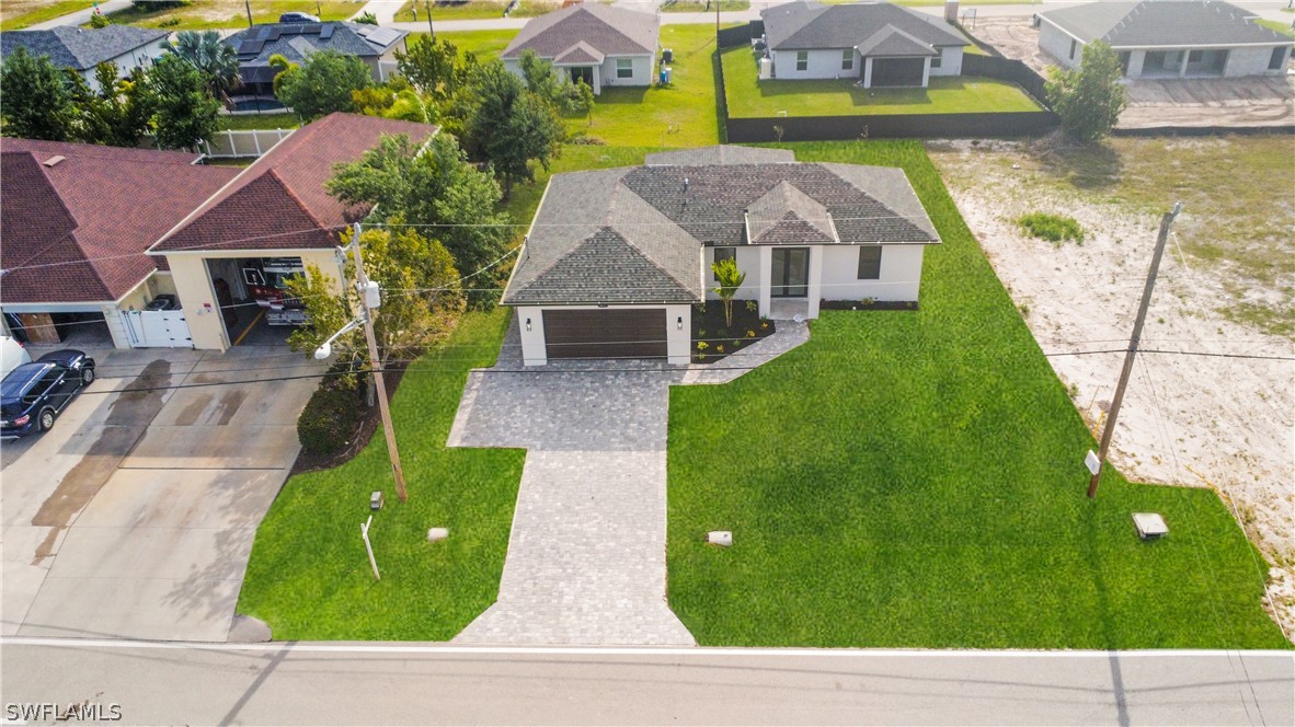 3 Bed SingleFamilyResidence for Sale in Cape Coral, photo 3